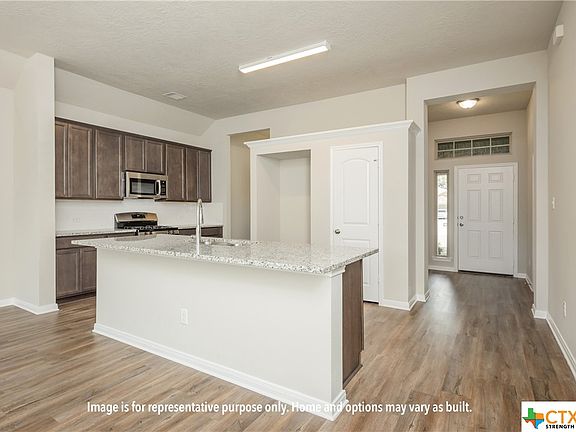 3rd image of 713 Pipe Creek Dr