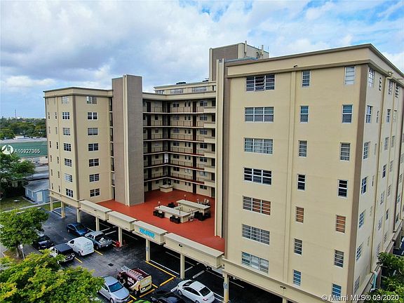 4th image of 1811 Jefferson St APT 506