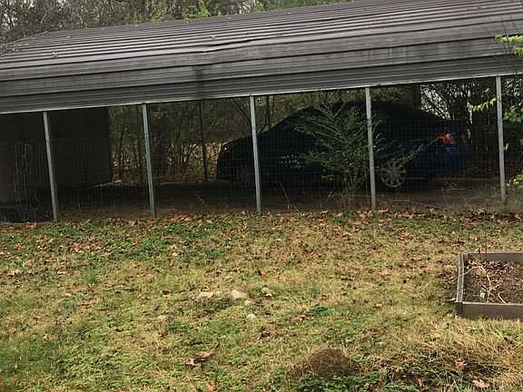 3rd image of 121 Woodcraft Dr