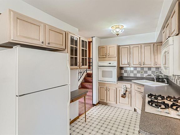 5th image of 630 Williams Dr