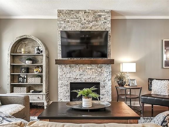 4th image of 3012 McGee St