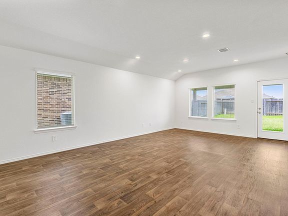 5th image of 21610 Bonita Vista Dr