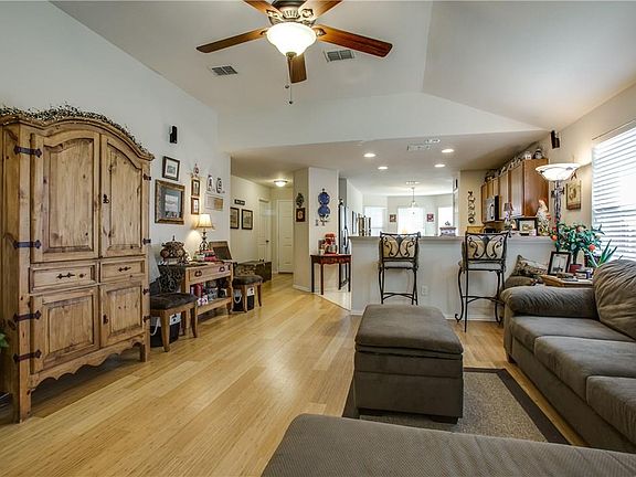 2nd image of 9401 Goldenview Dr