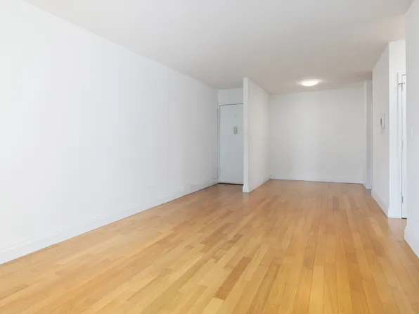 212 East 47th Street image 7 of 8