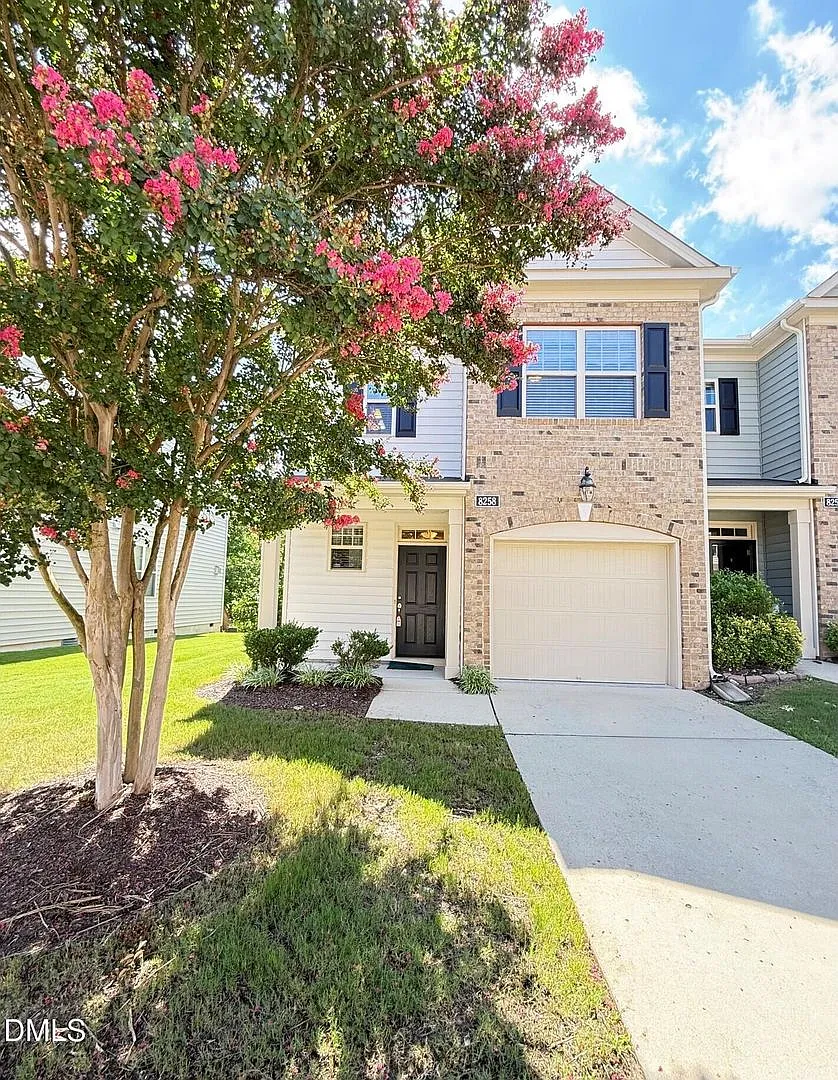 8258 Primanti Blvd — Photo 1