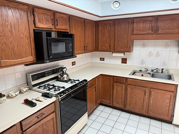 4th image of 4125 W 93rd Pl #B-oak