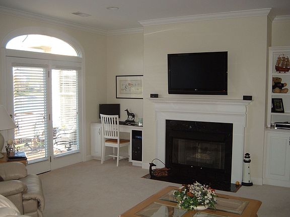 5th image of 1006 Centennial Dr