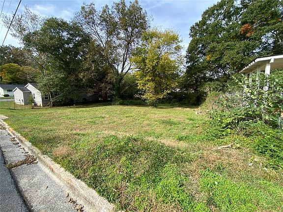 3rd image of 2003 Highland Cir NE #9-10