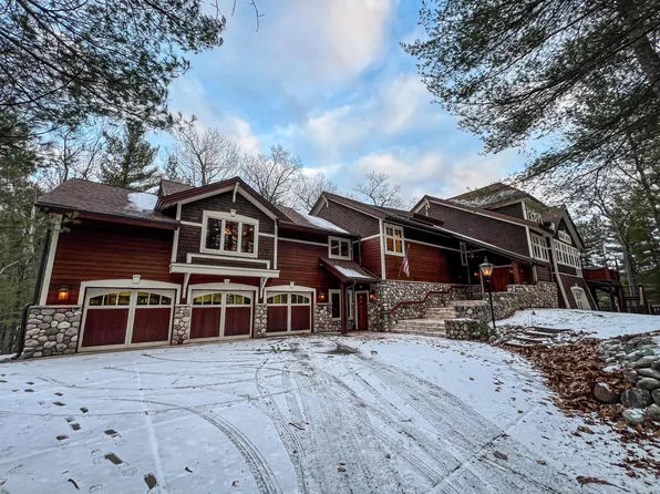 8279 Bassett Rd, Minocqua, WI 54548