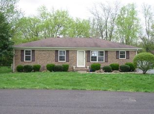 708 Pineridge Dr, Hopkinsville, KY 42240