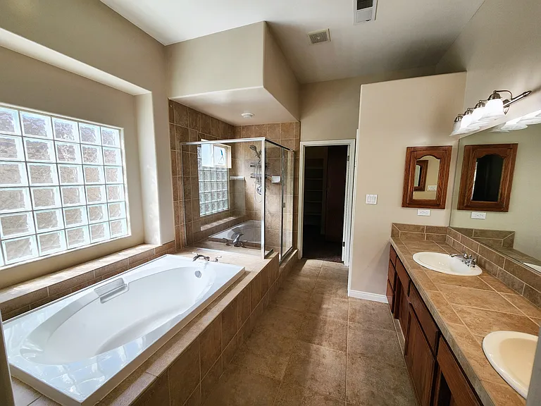 11507 Summit Point Ct — Photo 18