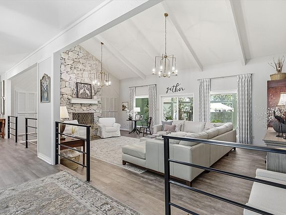 5th image of 12 Timbergreen Cir