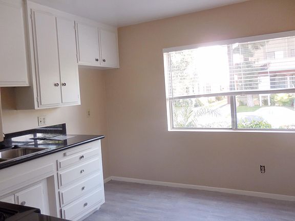 3rd image of 1841 N New Hampshire Ave APT 1