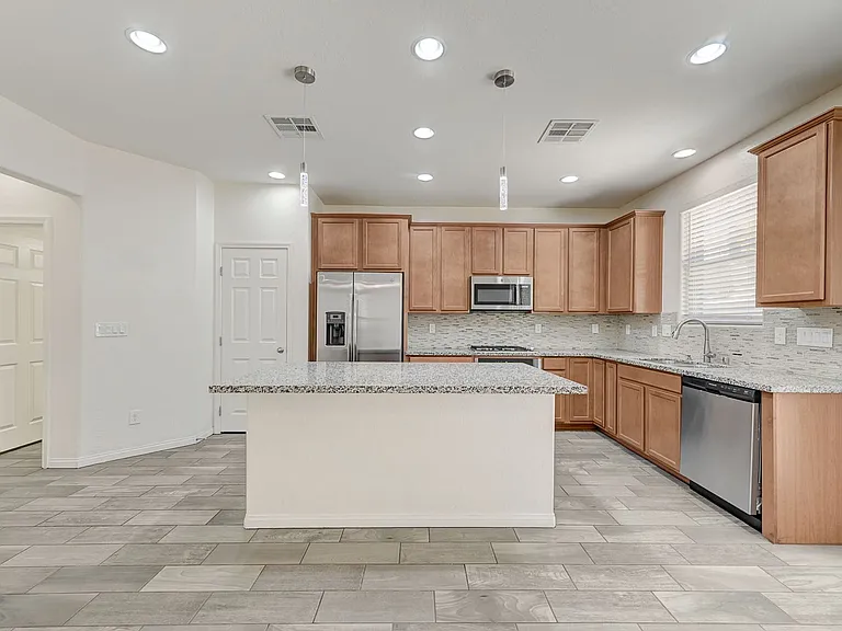 12525 Skylight View St — Photo 9