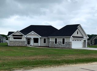 1176 Boulder Ct, Hubertus, WI 53033