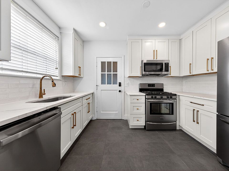 1st image of 7519 Oxford Dr APT 3