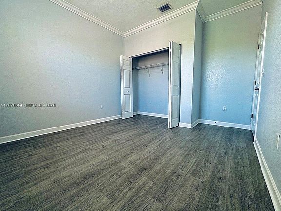 5th image of 1035 NE 207th Ter