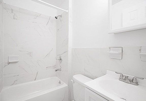 5th image of 34 Saint Marks Pl APT 15