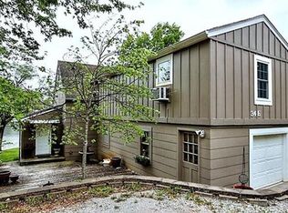 34 Emerald Shore Dr, Lake Tapawingo, MO 64015