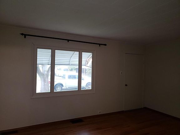3rd image of 1309 Wrenn Ct