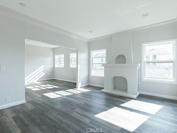 2nd image of 2152 Locust Ave