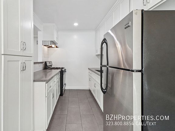 3rd image of 1541 N Fuller Ave #2