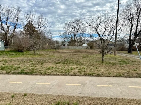 304 2nd Ave SE #3, Gravette, AR 72736