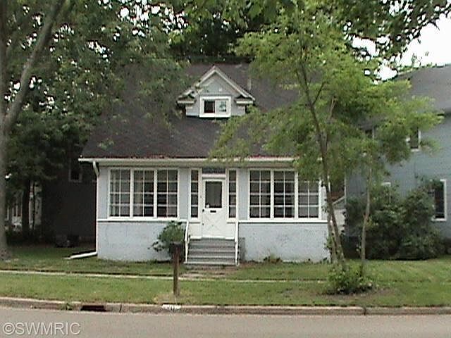 1st image of 30 Magnolia Ave