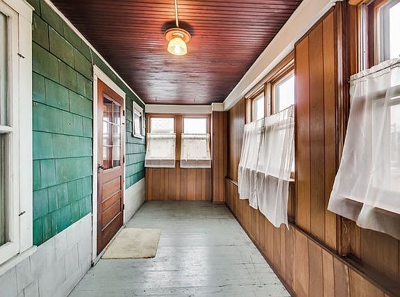 3rd image of 1822 S 17th Ave