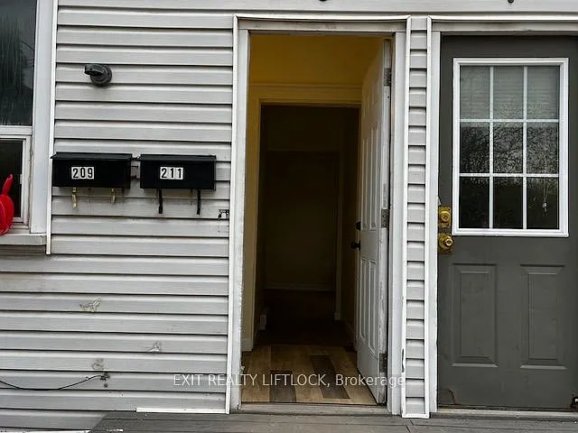 3 bed, $1,625 — Photo 2
