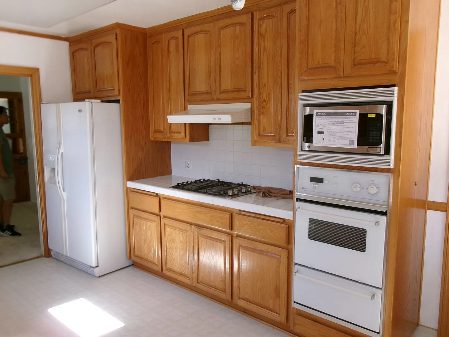 Charming 3-bedroom, 2-bath home in Bellflower — Photo 4