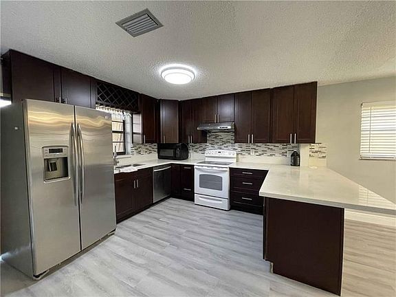5th image of 4583 NW 91st Ave