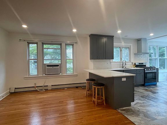 5th image of 134 Highland Ave Floor 1