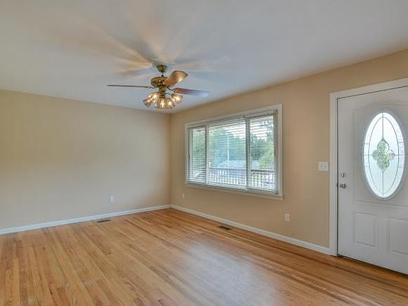 3rd image of 710 Hill Top Dr #712