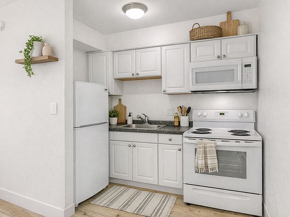 2nd image of 1400 Fulton Ave #80