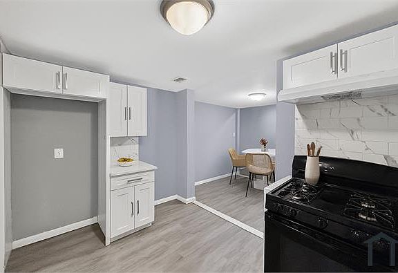 2nd image of 185 Roseville Ave #1