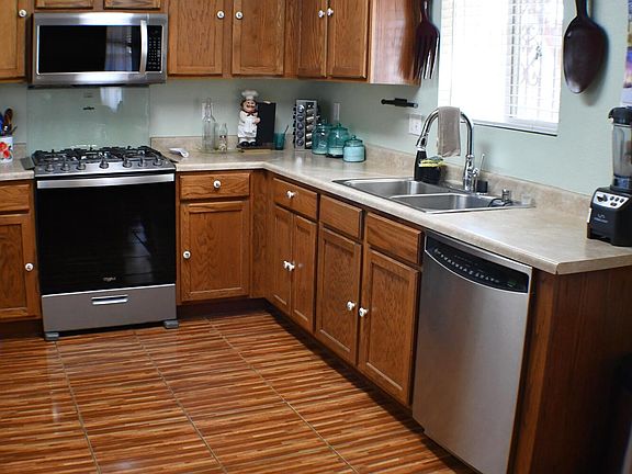 2nd image of 6 Tome Vista Dr