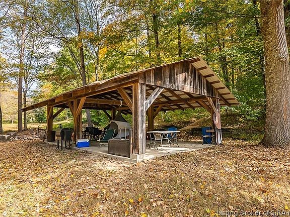 3rd image of 3152 Corydon Pike