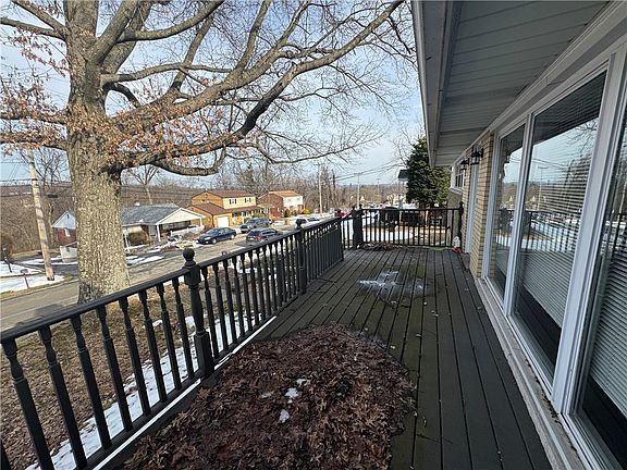 4th image of 634 Idaho Ave