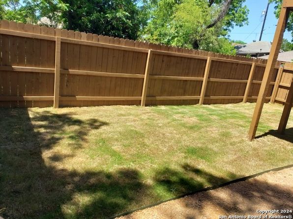 1627 N NAVIDAD ST, San Antonio, TX 78201