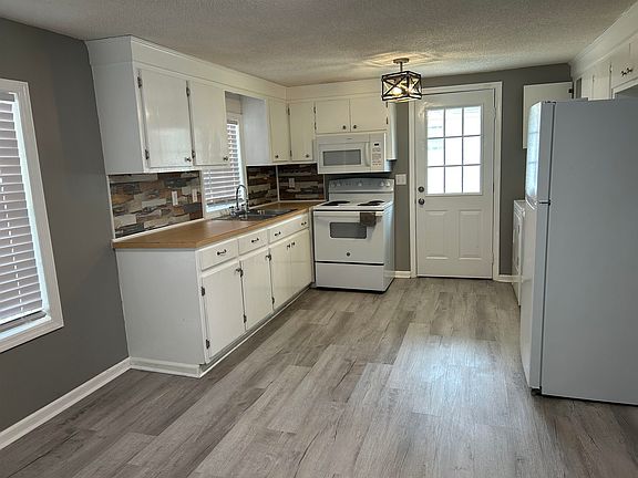 4th image of 206 W Pine St.