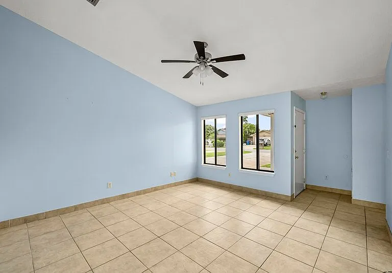 7750 Betty Louise Dr — Photo 5