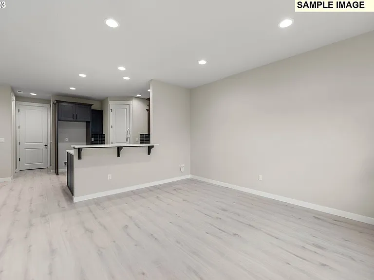 18418 NE 46th Pl — Photo 5