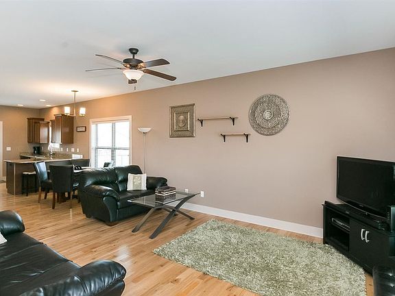 4th image of 505 Locust Dr