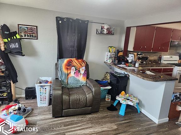 3rd image of 314 E 1st St