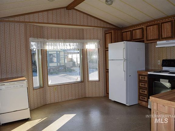 2nd image of 7062 Royal Glen Ln