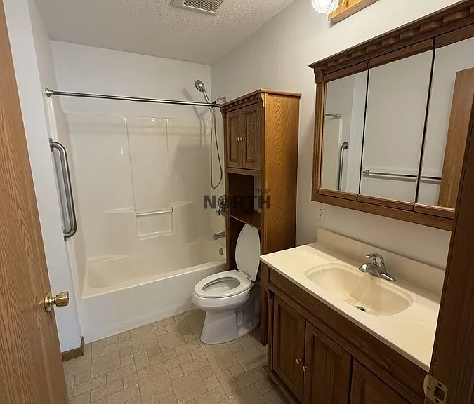 320 Irving St — Photo 13