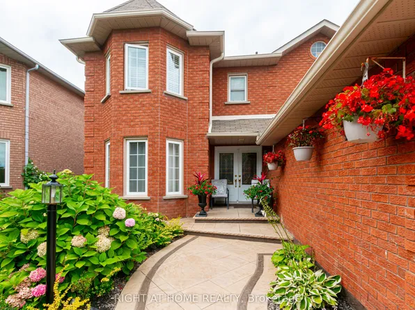 43 Greenbush Pl #Basement, Whitby, ON L1R 1T6