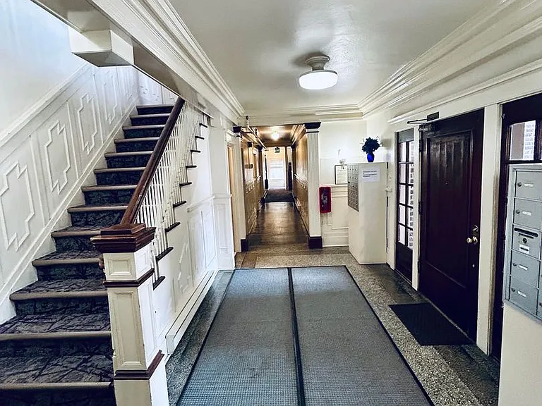 207 Yakima St — Photo 2