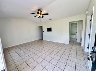 1900 Presidio St #B, Navarre, FL 32566
